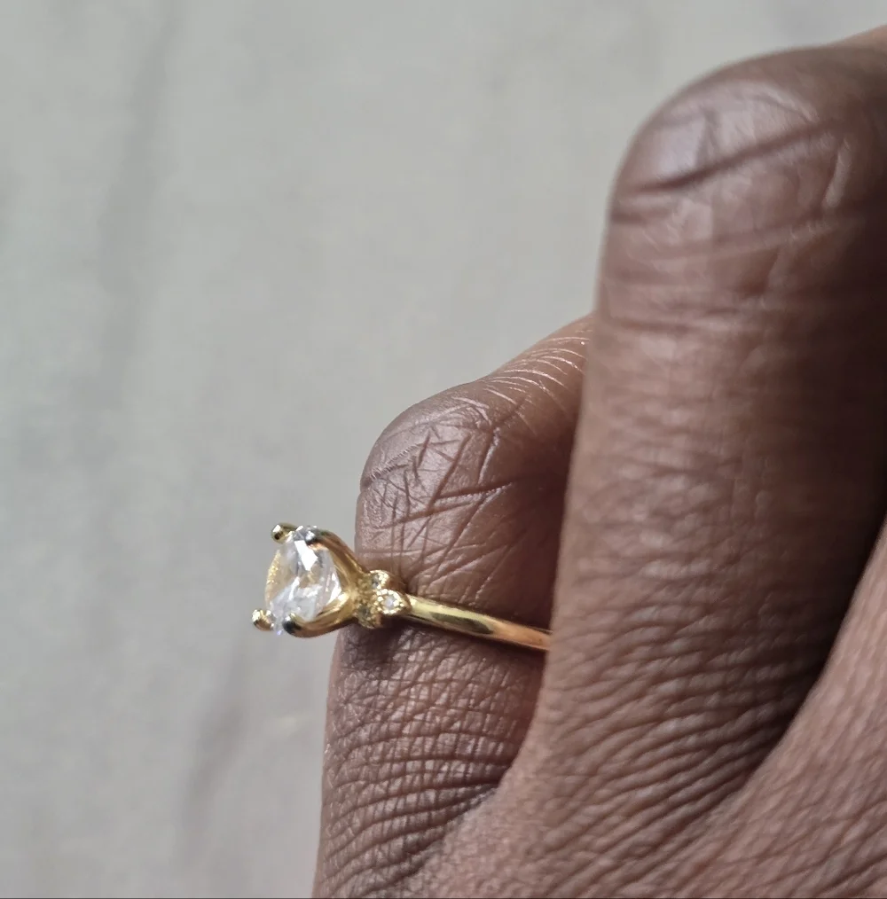 Macy's Women Engagement Ring Size 6 Gold Plated has a small blemish - Picture 5 of 9
